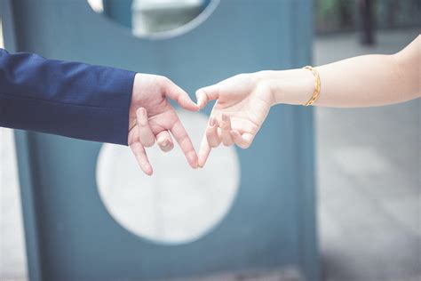 既婚 者 付き合う|既婚者同士の付き合い方とは？恋愛を成功させるコツをご紹介.